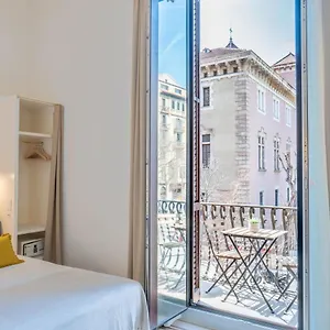 Feelathome Casa Bertrand Hotel
